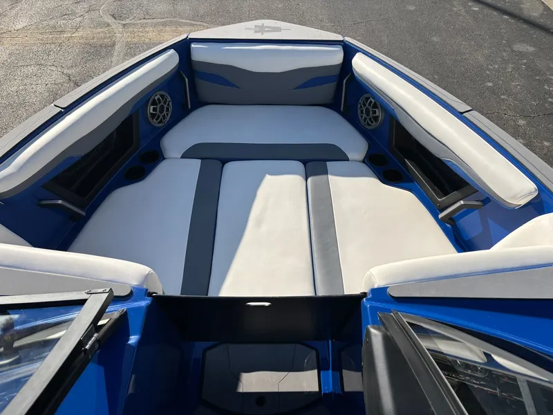 Slide: The Image of Axis T250 2023 - 25