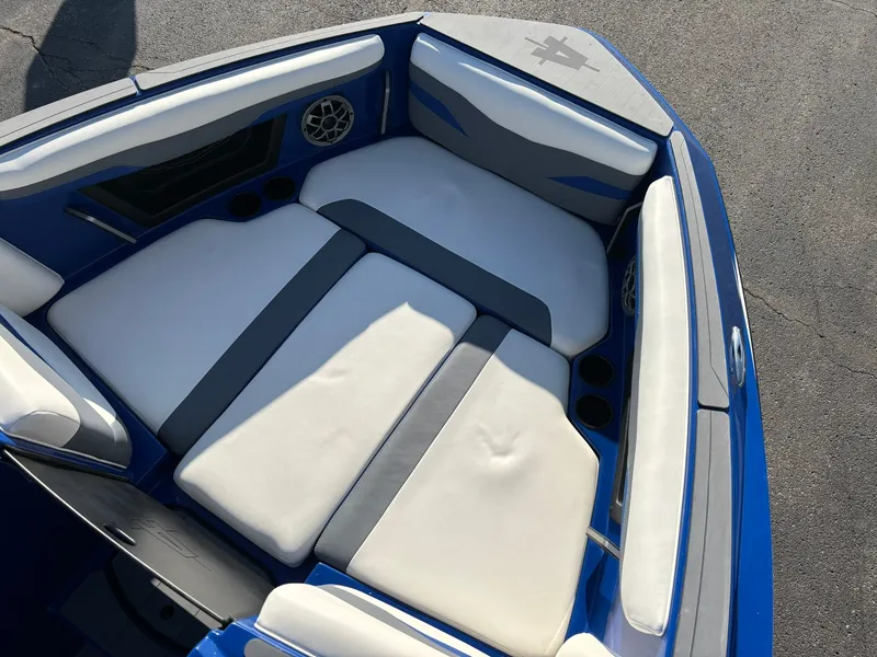 Slide: The Image of Axis T250 2023 - 28