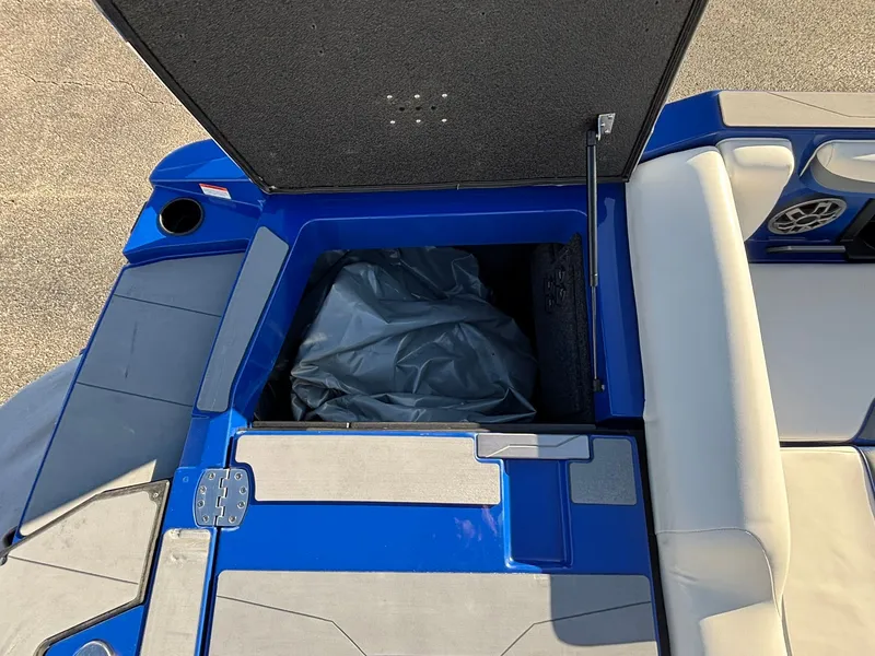 Slide: The Image of Axis T250 2023 - 6