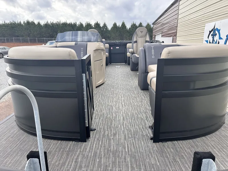 Slide: The Image of Viaggio Lago X X20 U WITH 200HP 2026 - 3