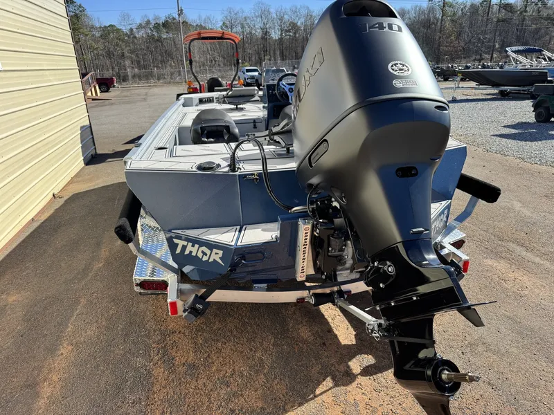 Slide: The Image of Thor Lake Hammer 1900 SC 140HP 2026 - 8