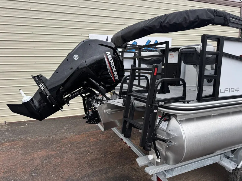 Slide: The Image of Lowe LF 194 2026 - 10