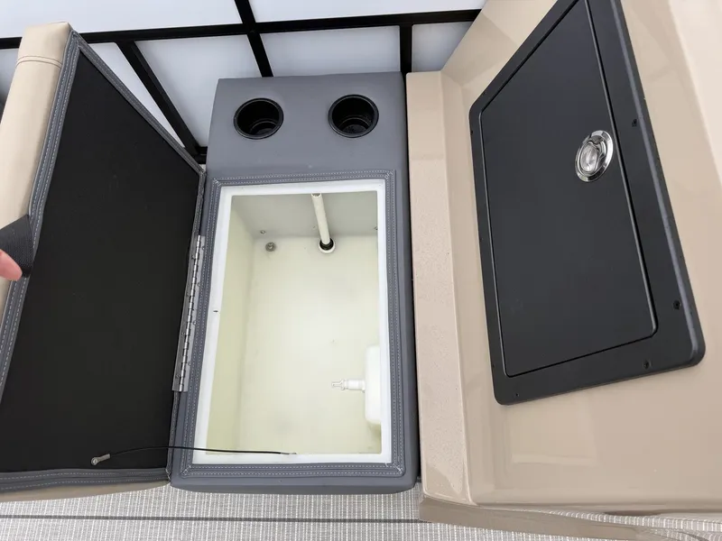 Slide: The Image of Viaggio Lago V 20F 2026 - 11