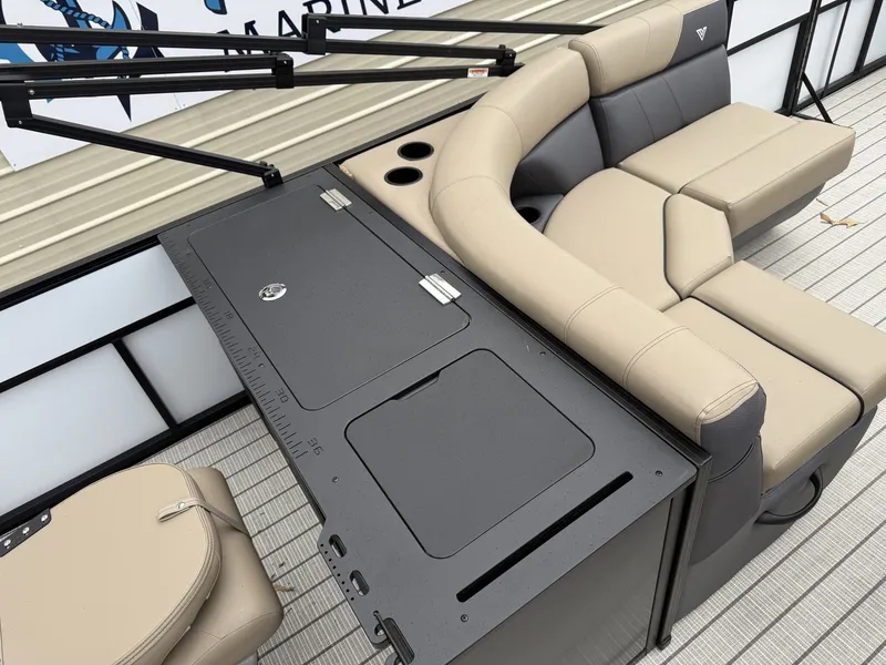 Slide: The Image of Viaggio Lago V 20F-HONDA 115 2026 - 3