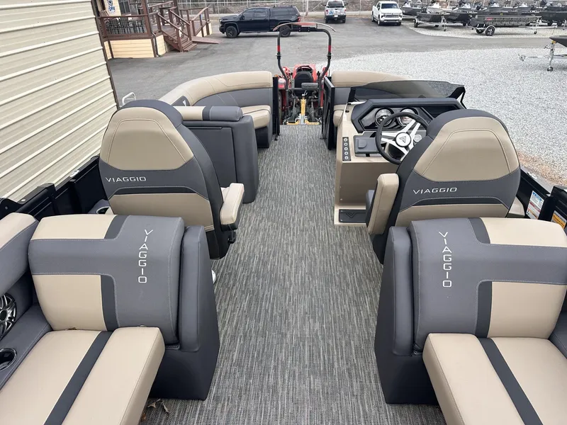 Slide: The Image of Viaggio Lago X X20 U WITH 200HP 2026 - 6