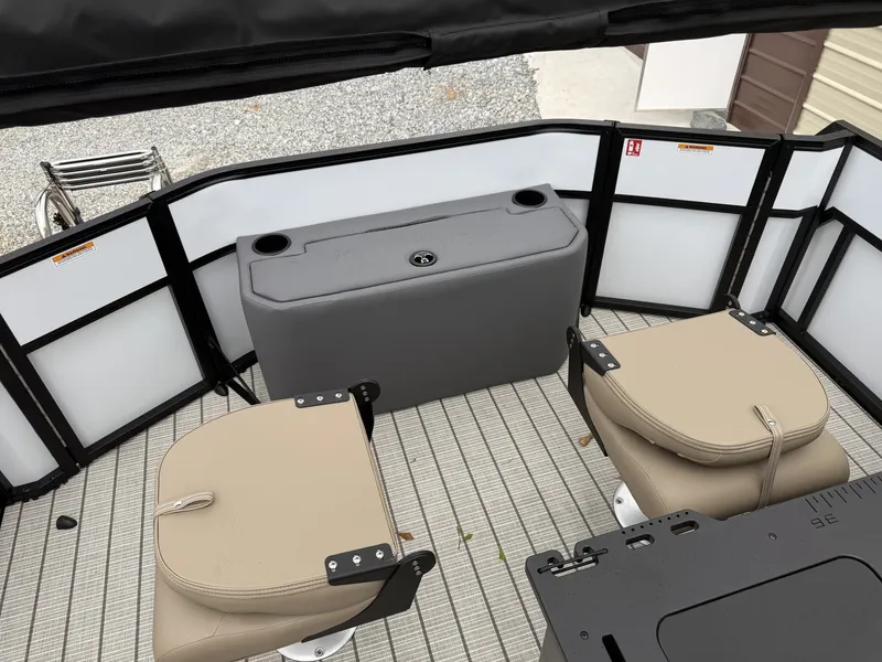 Slide: The Image of Viaggio Lago V 20F-HONDA 115 2026 - 10