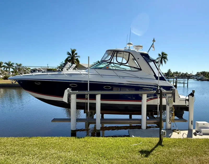 The Image of Formula 37 Performance Cruiser 2008 - 0