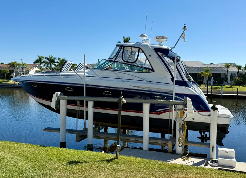 Slide: The Image of Formula 37 Performance Cruiser 2008 - 1