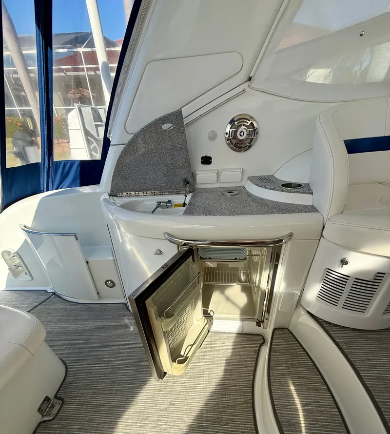 Slide: The Image of Formula 37 Performance Cruiser 2008 - 16