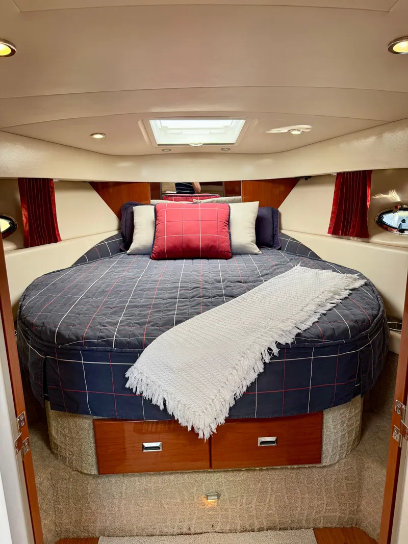 Slide: The Image of Formula 37 Performance Cruiser 2008 - 43