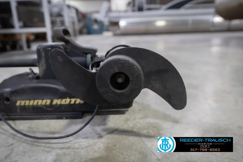 Slide: The Image of Minn Kota trolling motor propeller on 2009 Sylvan 818 Mirage Fish boat. - 52