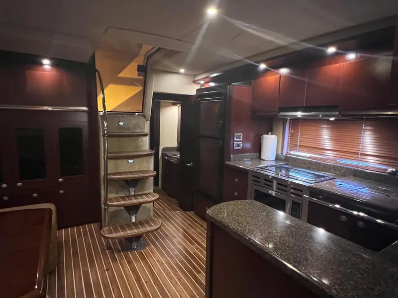 Slide: The Image of Interior of 2006 Sea Ray 48 Sundancer yacht. - 47