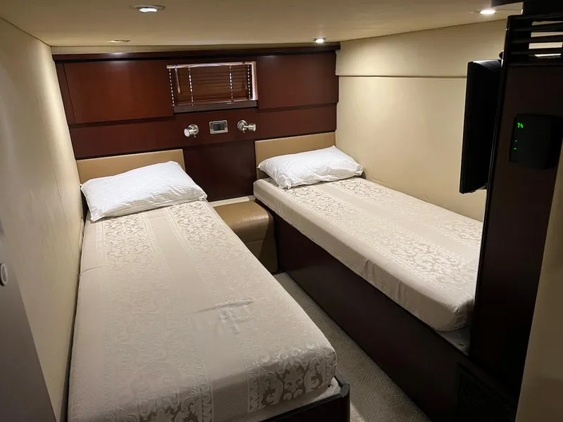 Slide: The Image of Sea Ray 48 Sundancer 2006 - 54