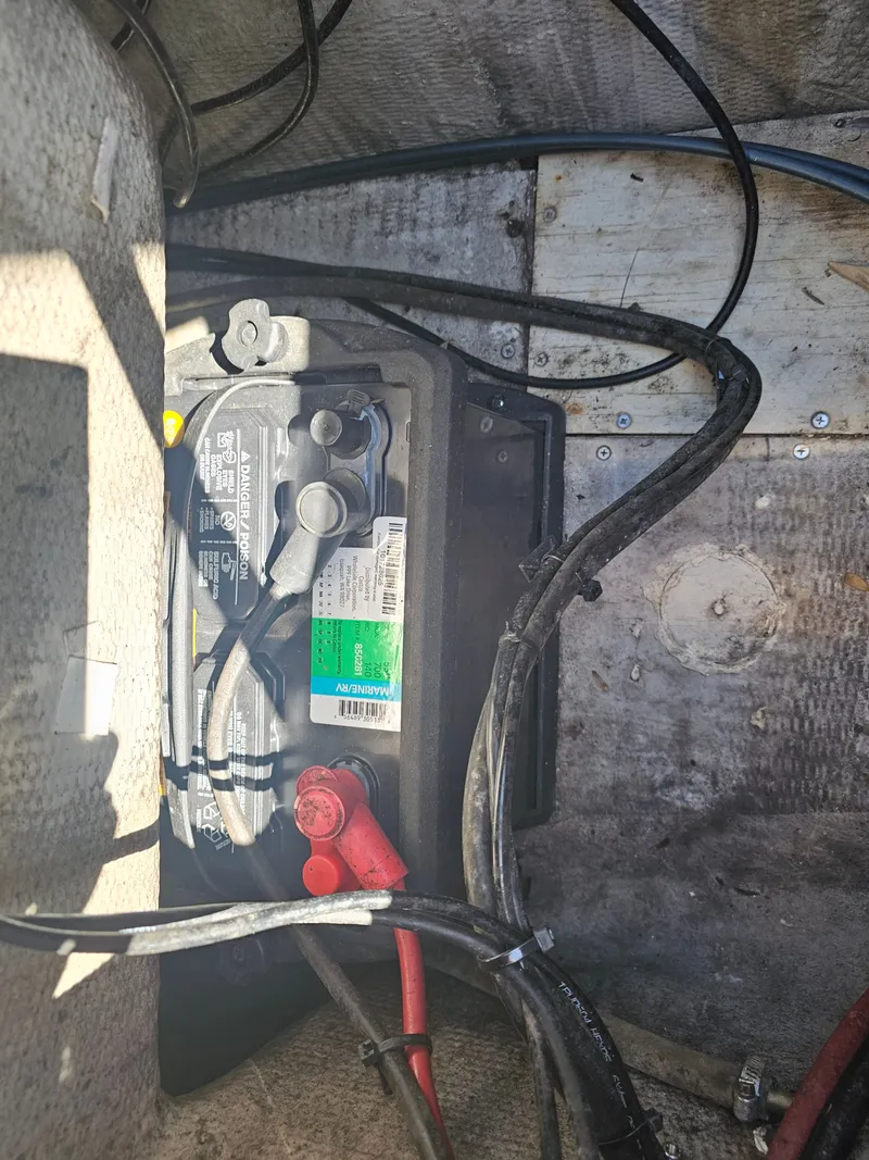 Slide: The Image of Battery in a 1990 Hydra-Sports 2000 DC boat. - 14