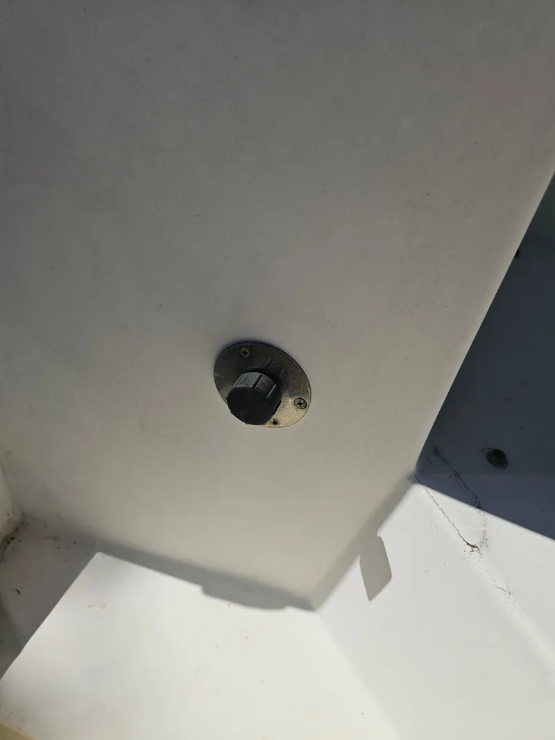 Slide: The Image of Close-up of a 1990 Hydra-Sports 2000 DC boat component. - 17