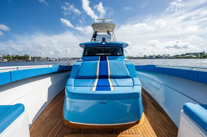 Slide: The Image of Gulf 52 2021 - 51