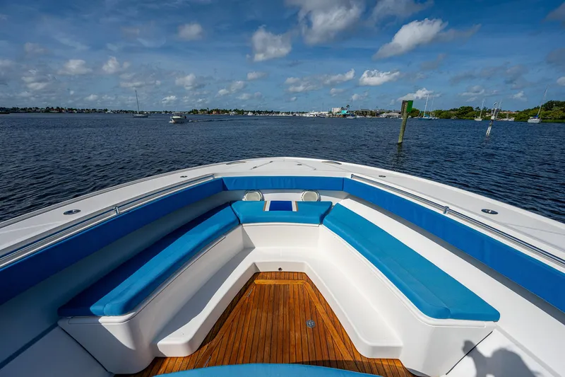 Slide: The Image of Gulf 52 2021 - 54