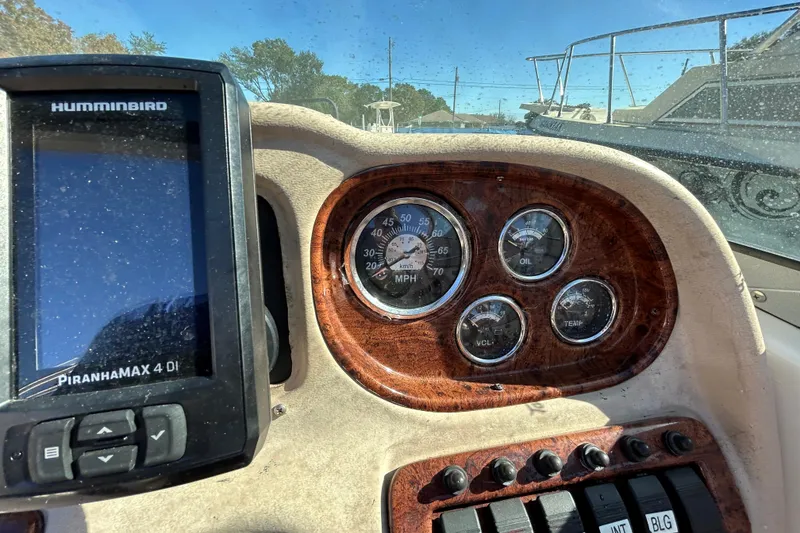 Slide: The Image of Dashboard of a 2008 NauticStar 232DC Sport Deck with Humminbird PiranhaMAX 4 DI fishfinder. - 8