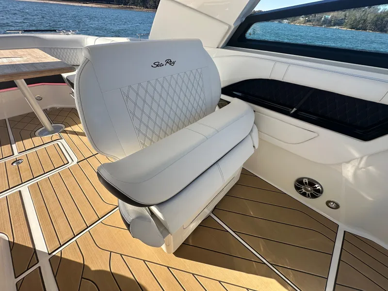 Slide: The Image of Sea Ray SLX 400 2024 - 14