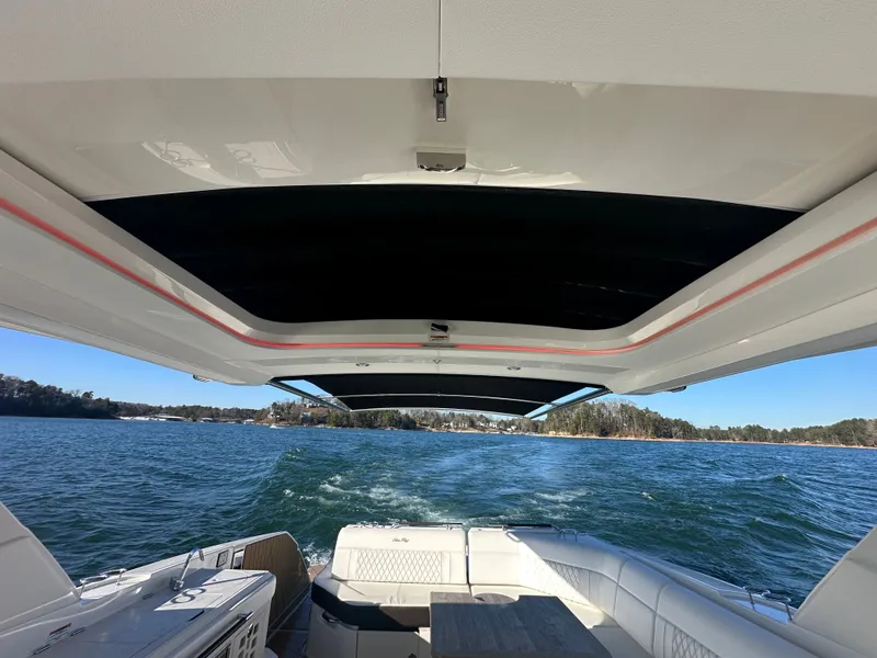 Slide: The Image of Sea Ray SLX 400 2024 - 38