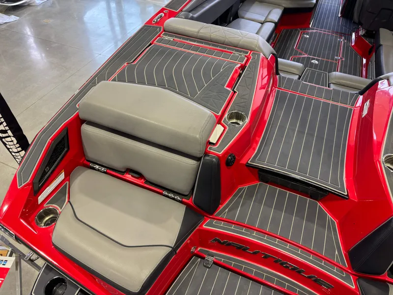 Slide: The Image of Nautique Super Air Nautique G23 Paragon 2021 - 11