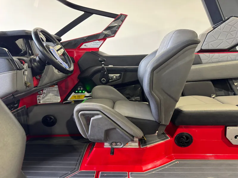 Slide: The Image of Nautique Super Air Nautique G23 Paragon 2021 - 25