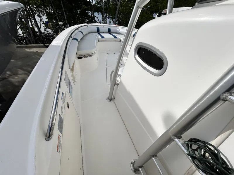 Slide: The Image of Boston Whaler 320 Outrage 2006 - 22