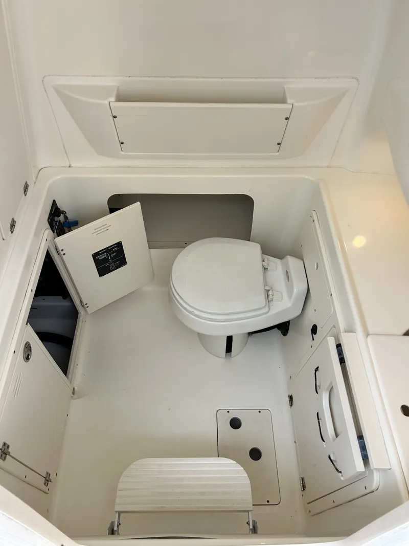 Slide: The Image of Boston Whaler 320 Outrage 2006 - 24