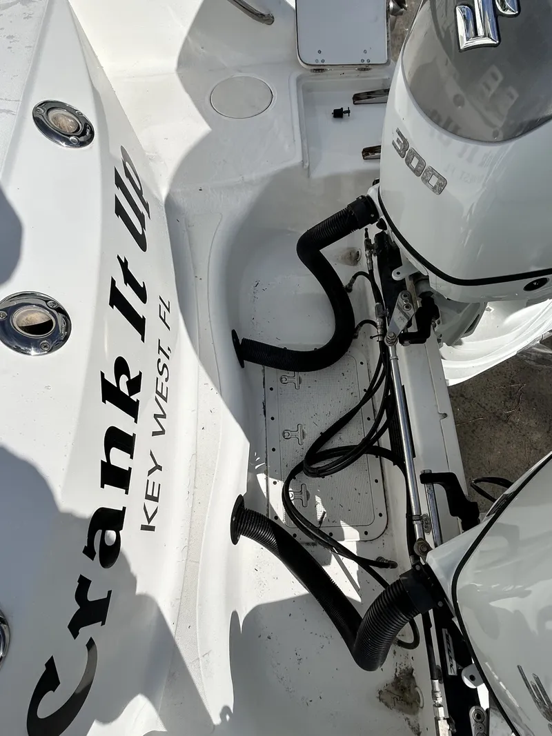 Slide: The Image of Boston Whaler 320 Outrage 2006 - 27
