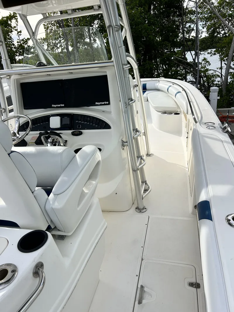 Slide: The Image of Boston Whaler 320 Outrage 2006 - 32