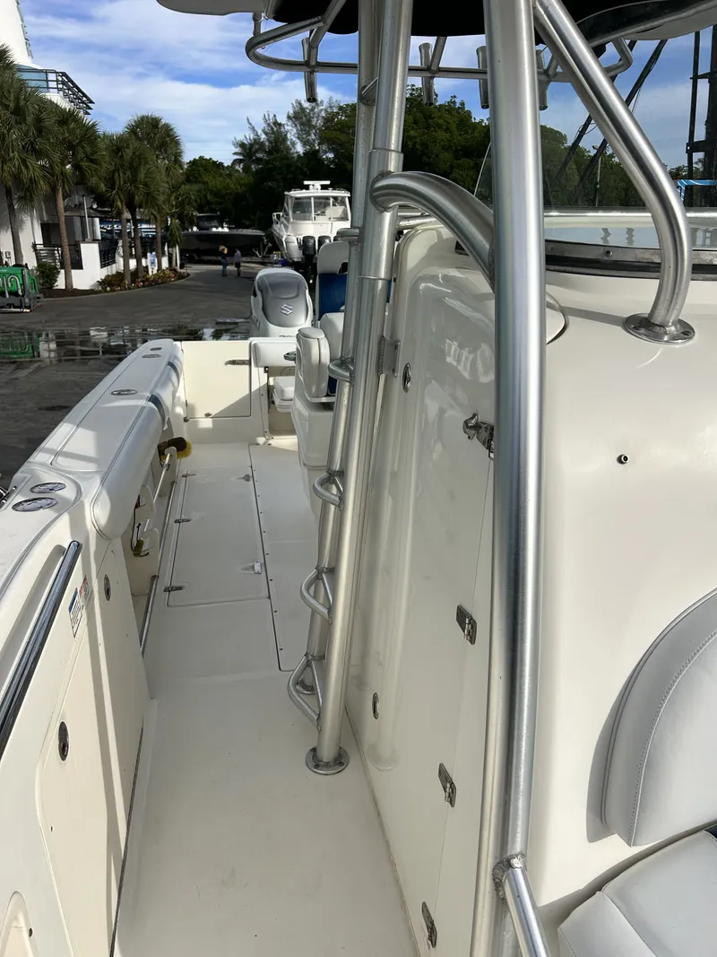 Slide: The Image of Boston Whaler 320 Outrage 2006 - 34