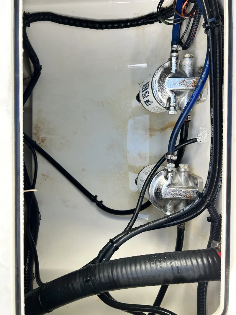 Slide: The Image of Boston Whaler 320 Outrage 2006 - 39