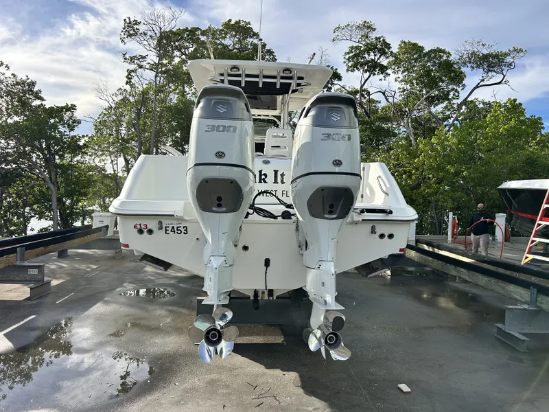 Slide: The Image of Boston Whaler 320 Outrage 2006 - 5