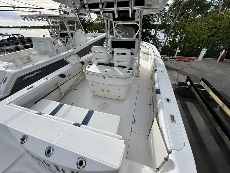 Slide: The Image of Boston Whaler 320 Outrage 2006 - 8