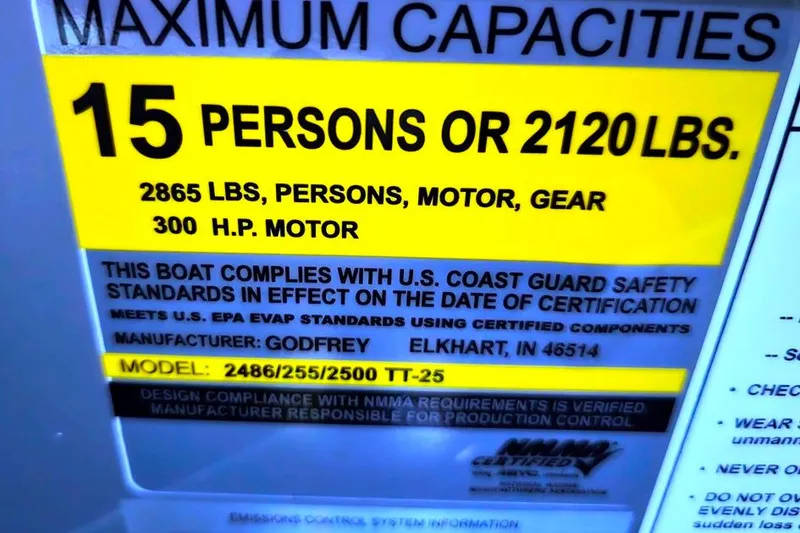 Slide: The Image of Clarion audio system in 2026 Sweetwater 2286 SBC boat, featuring Bluetooth connectivity. - 7