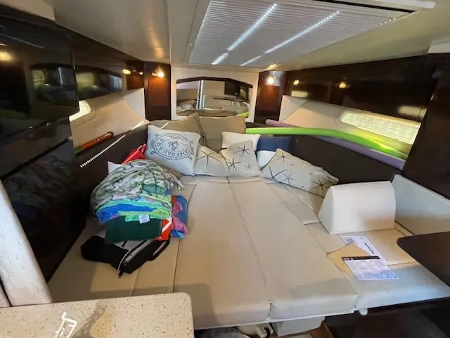 Slide: The Image of Sea Ray Sundancer 310 2016 - 12