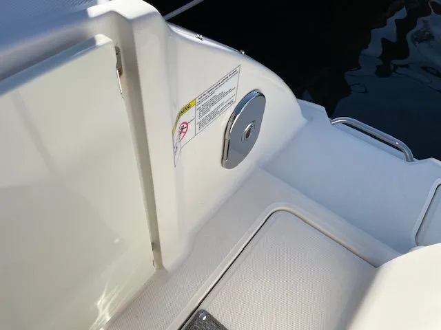 Slide: The Image of Sea Ray Sundancer 310 2016 - 14