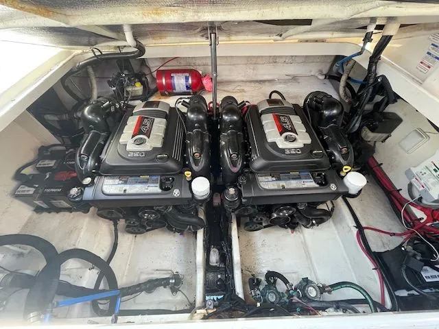 Slide: The Image of Sea Ray Sundancer 310 2016 - 18