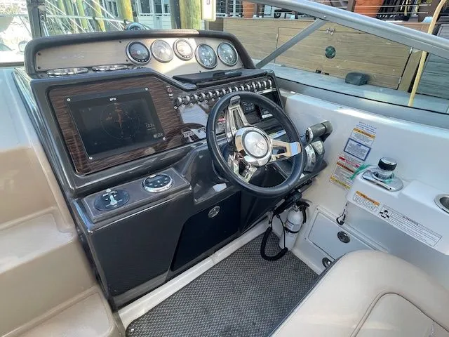 Slide: The Image of Sea Ray Sundancer 310 2016 - 7