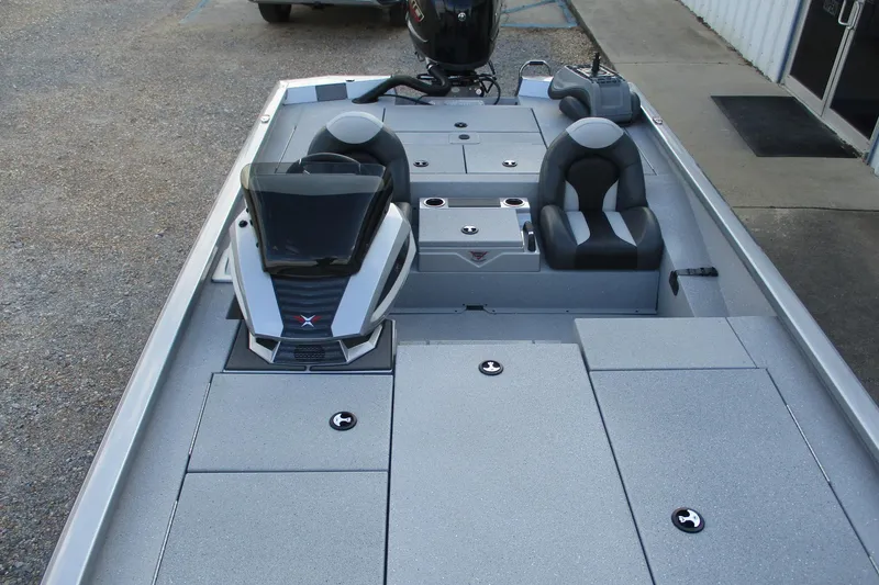 Slide: The Image of 2026 Vexus AVX2080 boat interior with dual seats and sleek design. - 16