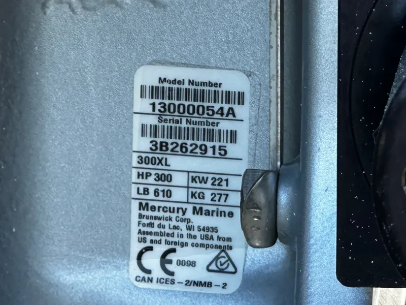 Slide: The Image of Mercury Marine engine label on Sea Ray SDX 250 Outboard 2023. - 36