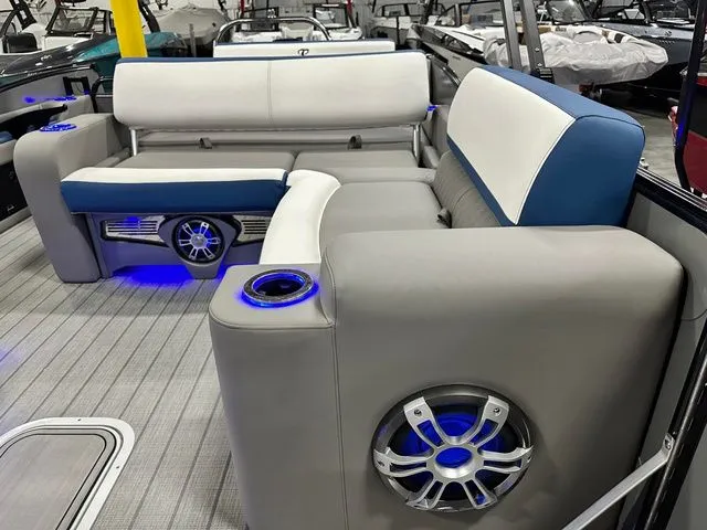 Slide: The Image of Tahoe 2385 Cascade VRL 2023 - 16