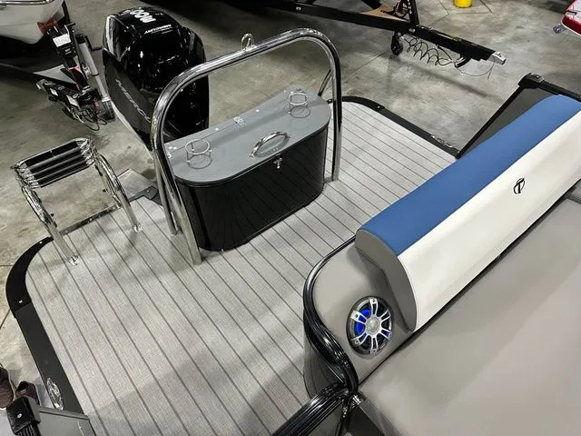 Slide: The Image of Tahoe 2385 Cascade VRL 2023 - 17