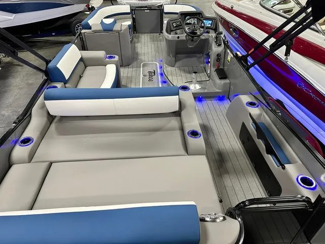 Slide: The Image of Tahoe 2385 Cascade VRL 2023 - 18