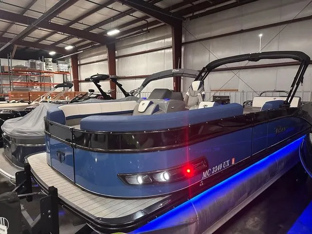 Slide: The Image of Tahoe 2385 Cascade VRL 2023 - 27