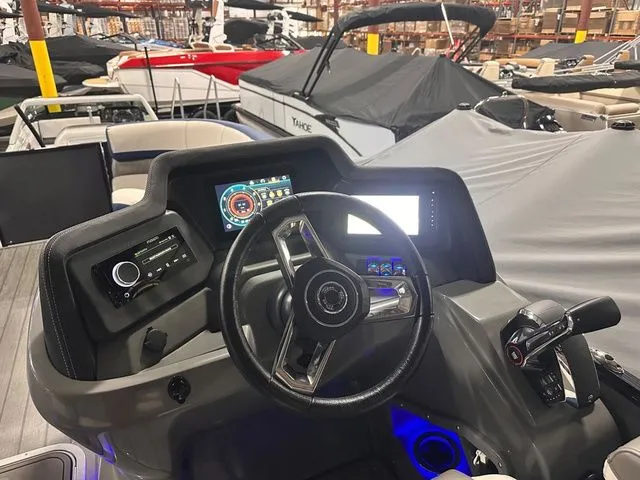 Slide: The Image of Tahoe 2385 Cascade VRL 2023 - 42