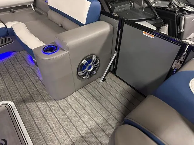 Slide: The Image of Tahoe 2385 Cascade VRL 2023 - 48