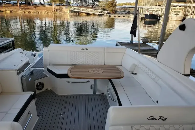 Slide: The Image of Sea Ray SDX 290 2019 - 11