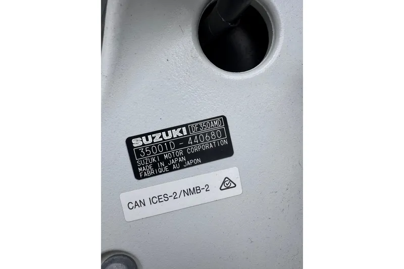 Slide: The Image of Label on Suzuki motor, model DF350AMD, made in Japan, on SeaHunter 41 Tournament 2015. - 83
