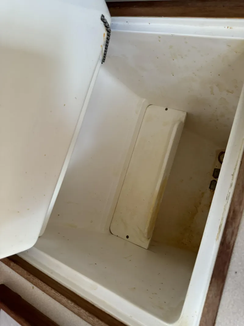 Slide: The Image of Interior view of a Hunter 290 cooler compartment, year 2000. - 32